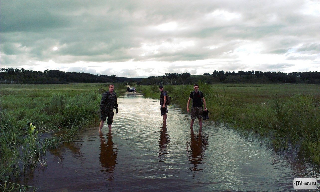 Диверсанты преодолевают реку Диверсанты преодолевают реку