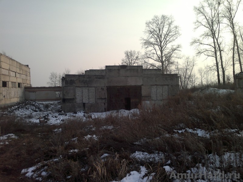 Второй ангар с тыла Второй ангар с тыла