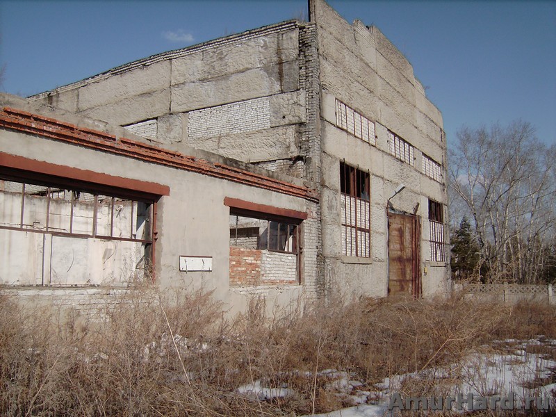 Первый ангар спереди Первый ангар спереди