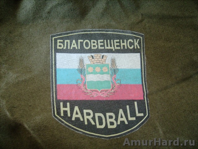 хардбольный шеврон