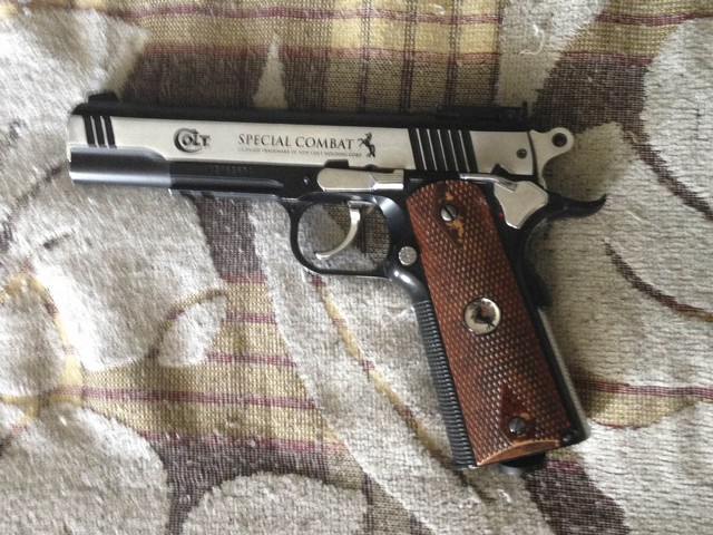 Пистолет Umarex Colt Special Combat Пистолет Umarex Colt Special Combat