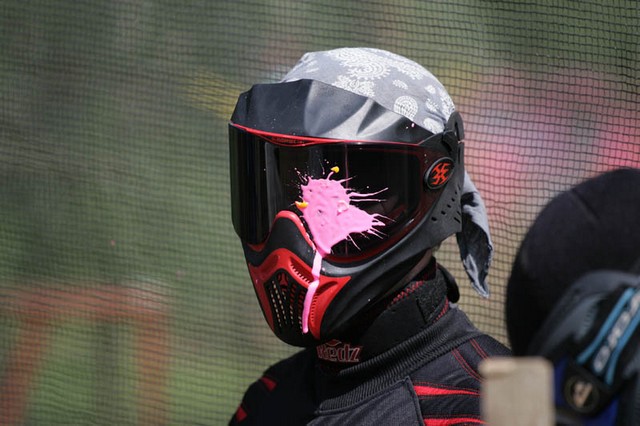 попадание в линзу на пейнтболе попадание в линзу на пейнтболе