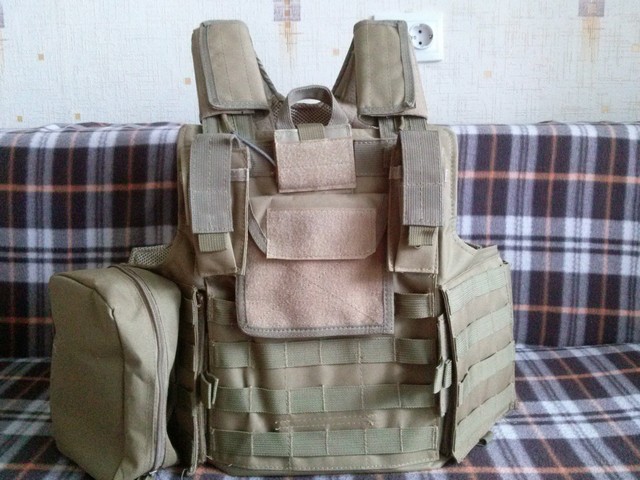 пистолетные подсумки на бронежилете пистолетные подсумки на бронежилете