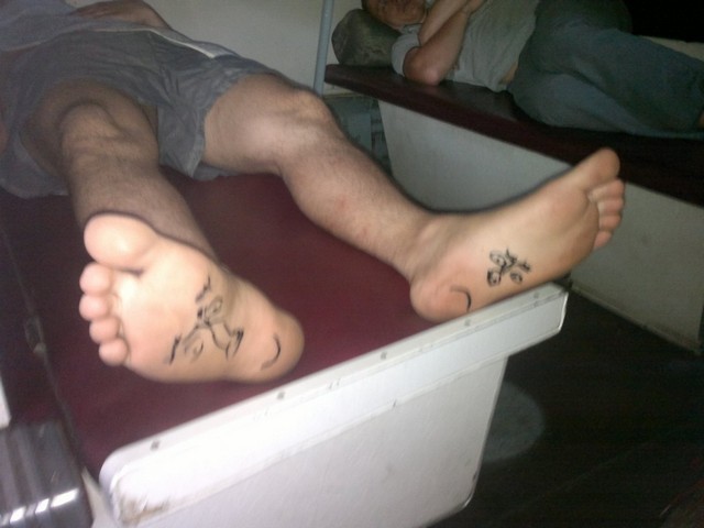 рисунок на ногах рисунок на ногах